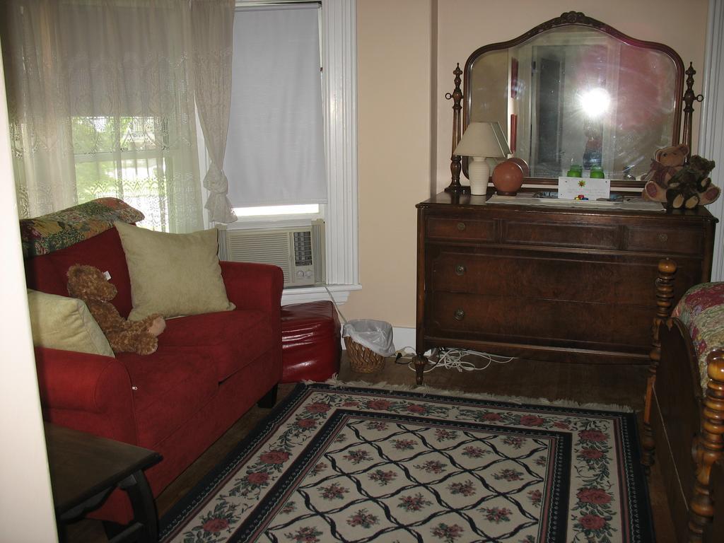 Hugging Bear Inn Bellows Falls ภายนอก รูปภาพ