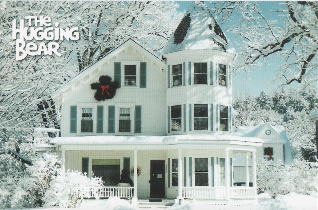 Hugging Bear Inn Bellows Falls ภายนอก รูปภาพ